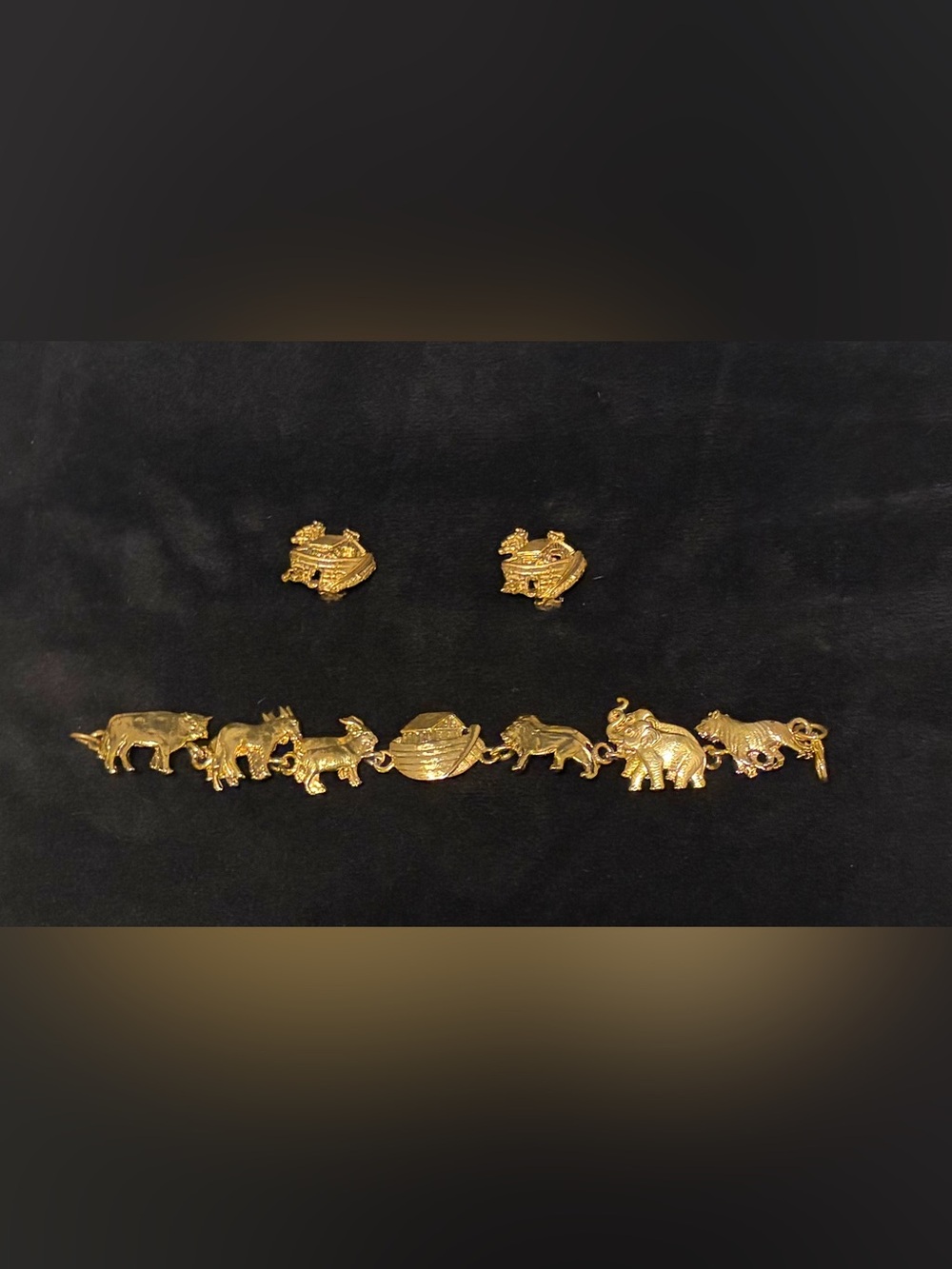 Vintage Gold-Tone Animal & Boat Bracelet & Clip On Earrings Set - Women Jewelry